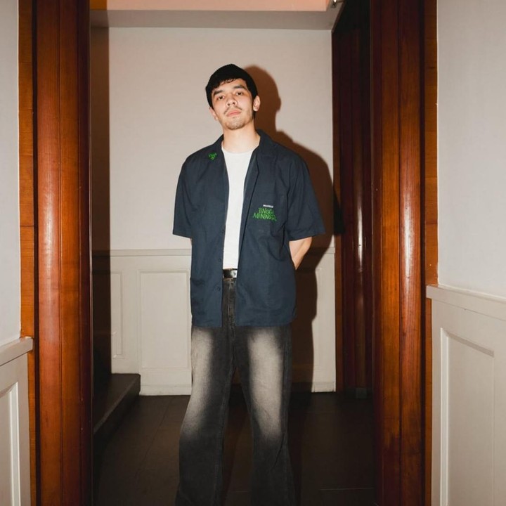 <p>Mario Caesar merupakan seorang <em>Content Creator</em>&nbsp;dan&nbsp;<em>influencer</em> komedi yang dikenal lewat berbagai konten humor yang menghibur. Ia merupakan sepupu dari Raisa sekaligus putra dari aktor legendaris Fendy Pradana. Kedekatannya dengan keluarga Raisa pun kerap terlihat dari beberapa momen yang diunggah di Instagram. (Foto: Instagram @caesarmario)</p>