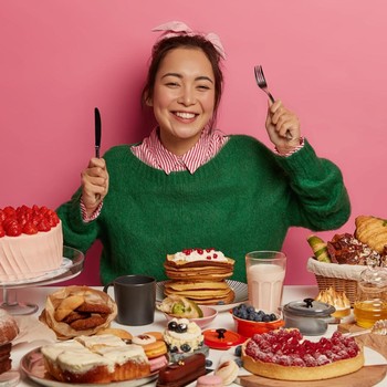 5 Tanda Kamu Terlalu Banyak Makan, Waspadai Sebelum Kesehatan Jadi Korban