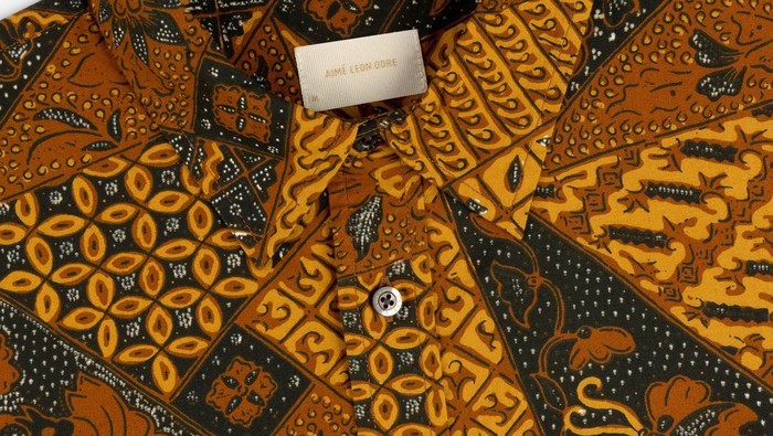 Brand asal AS, Aime Leon Dore, rilis produk bermotif batik dibuat di India dan dijual seharga 225 USD.