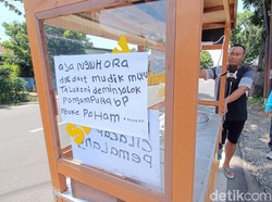 Bakul Siomay Nekat Mudik Cilacap-Pemalang Jalan Kaki Sambil Dorong Gerobak