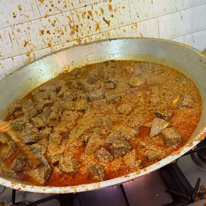 <p>Penyanyi Bunga Citra Lestari atau dikenal BCL sudah mulai mempersiapkan hidangan Lebaran, Bunda. Baru-baru ini, BCL membagikan momen saat masak rendang untuk sajian Idul Fitri di rumahnya. (Foto: Instagram @itsmebcl)</p>