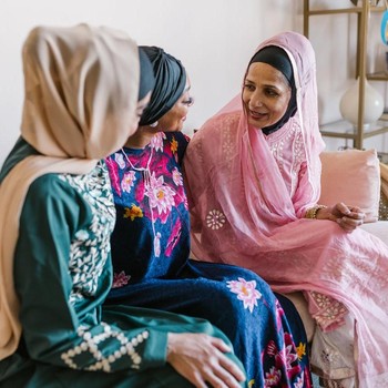 5 Topik Obrolan yang Sebaiknya Tidak Dibahas saat Kumpul Keluarga Besar