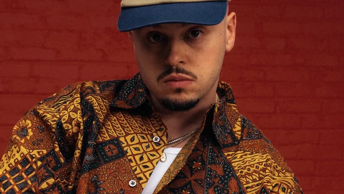 Heboh Brand AS Jual Baju Motif Batik dengan Nama Kemeja Print Abstrak