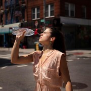 5 Buah dan Minuman yang Bisa Dikonsumsi agar Tetap Terhidrasi saat Cuaca Panas