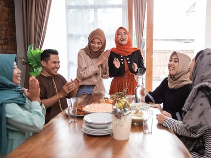 11 Ciri Kepribadian Orang yang Kerap Lelah saat Kumpul Keluarga tapi Tetap Datang