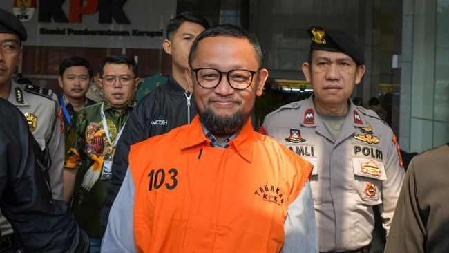 KPK mengatakan Hilman Latief selaku Dirjen PHU Kemenag dan Gus Alex selaku Stafsus Menag Yaqut menerima sejumlah uang dari tersangka kasus korupsi kuota haji.
