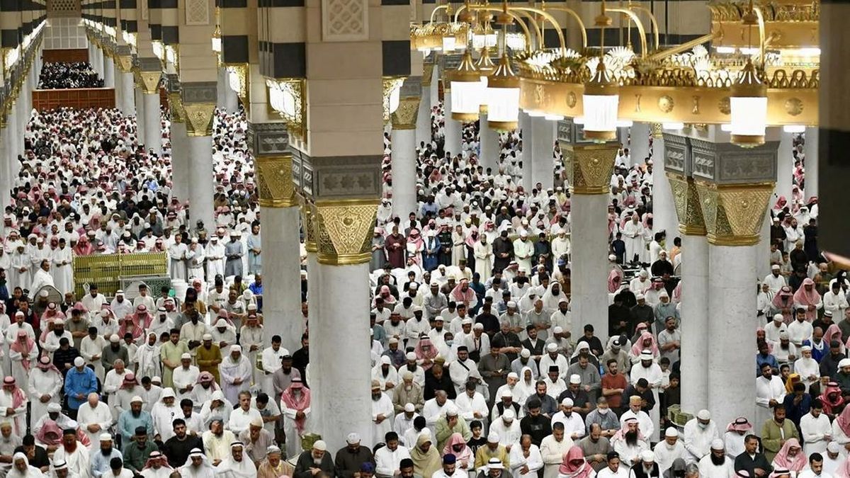 Jemaah Haji Diimbau Tak Paksakan Diri Salat di Masjidil Haram