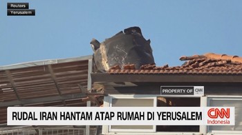 VIDEO: Rudal Iran Hantam Atap Rumah di Yerusalem