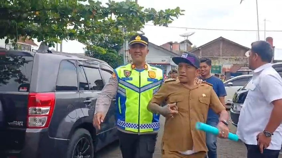 Rumah Kades Hoho di Banjarnegara Diteror Molotov, Mobil Terbakar