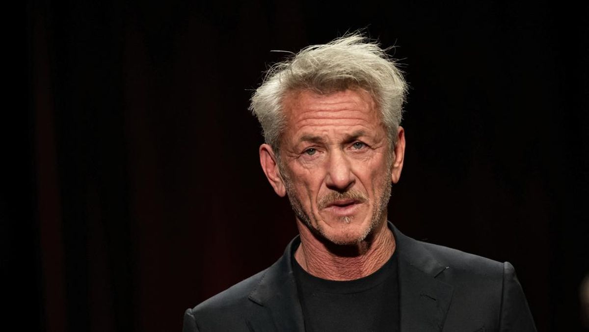 Sean Penn Sengaja Skip Oscar 2026 untuk Temui Zelenskyy