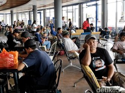 Pemudik Padati Terminal Mengwi Hari Ini