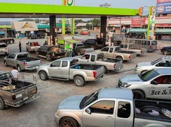 Harga BBM di Thailand Naik Rp 3.000/Liter! SPBU Diserbu Warga