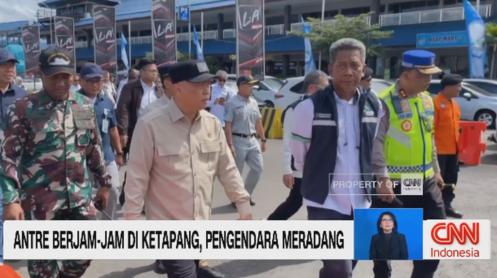 VIDEO: Antre Berjam-Jam di Ketapang, Pengendara Meradang