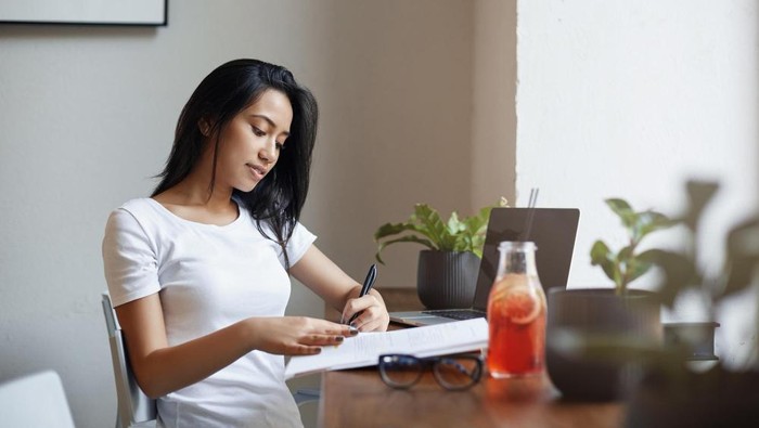 3 Ciri Kepribadian Orang yang Selalu Mencatat Pengeluaran