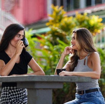 5 Ciri Kepribadian Orang yang Selalu Jadi Tempat Curhat