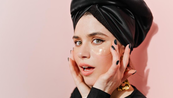 Rekomendasi Produk Skincare & Makeup untuk Bikin Glowing di Hari Raya