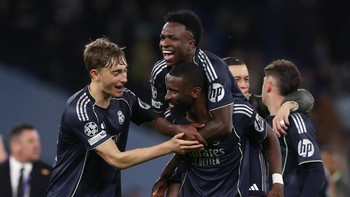 FOTO: Real Madrid Tertawa, Man City Menangis