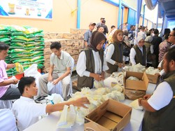 Jaga Stabilitas Harga, Bulog Sumsel Babel Salurkan Bantuan Pangan