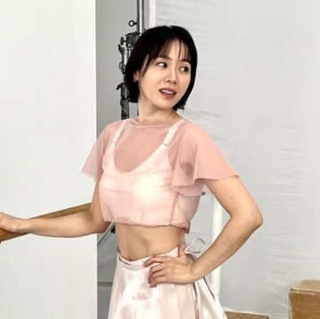 Simak Potret Son Ye Jin Bergaya ala Balerina untuk Pemotretan Terbaru, Menawan dan Awet Muda!