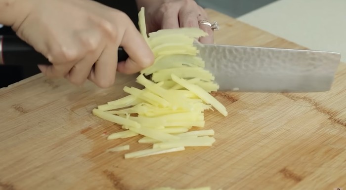 Resep kentang mustofa ala Chef Devina Hermawan