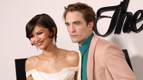 FOTO: Romansa Zendaya dan Robert Pattinson Jelang The Drama