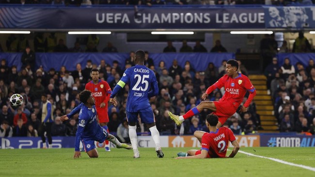 Paris Saint-Germain melaju ke perempat final Liga Champions setelah mengalahkan Chelsea 3-0 di leg kedua, dengan agregat 8-2. Dominasi PSG terlihat jelas.