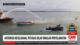 VIDEO: Antisipasi Kecelakaan, Petugas Gelar Simulasi Penyelamatan