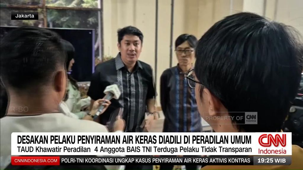 VIDEO: Desakan Pelaku Penyiraman Air Keras Diadili di Peradilan Umum