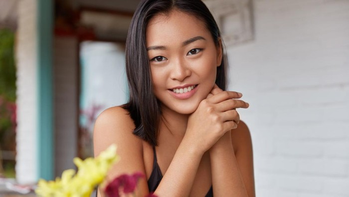 5 Zodiak yang Paling Suka Makeup Natural