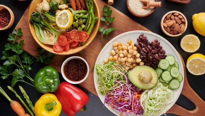 5 Makanan Sehat yang Wajib Dikonsumsi di Usia 40-an agar Badan Bugar dan Sehat