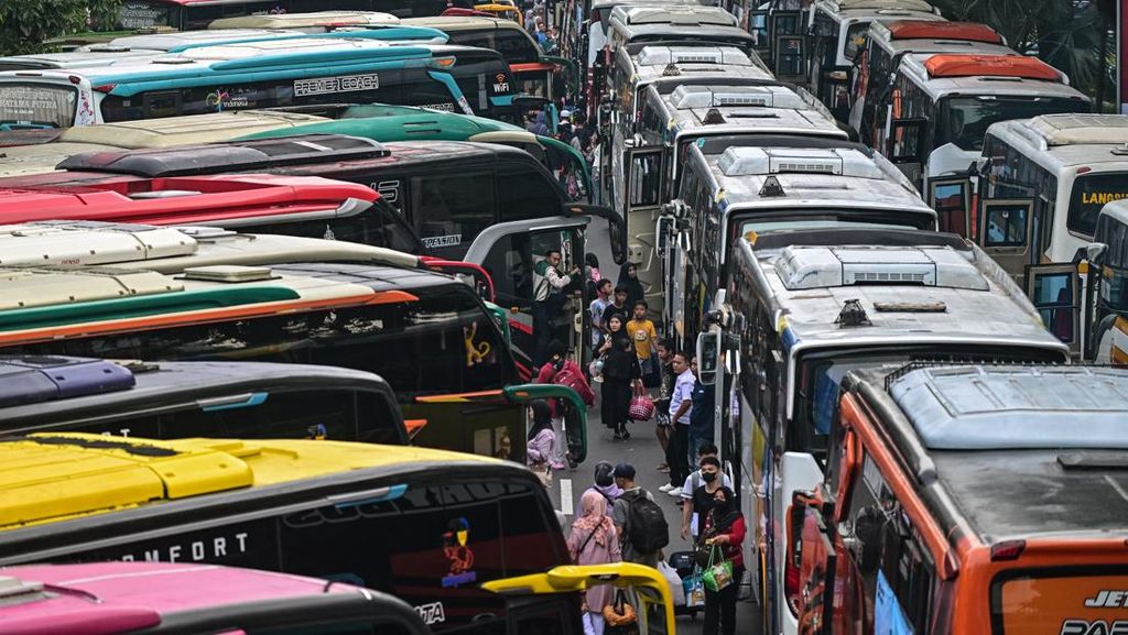 FOTO: Antusias Warga Ikut Program Mudik Gratis di Surabaya