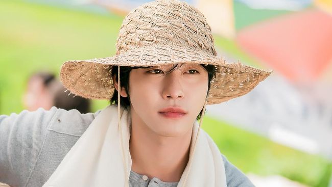 Ahn Hyo Seop Jadi Petani Serabutan di Drakor Romantis Komedi Sold Out On You
