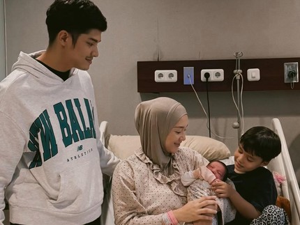 Cerita Persalinan Kedua Erica Putri, Bayi Pilih Jalan dan Tempat Lahirnya Sendiri