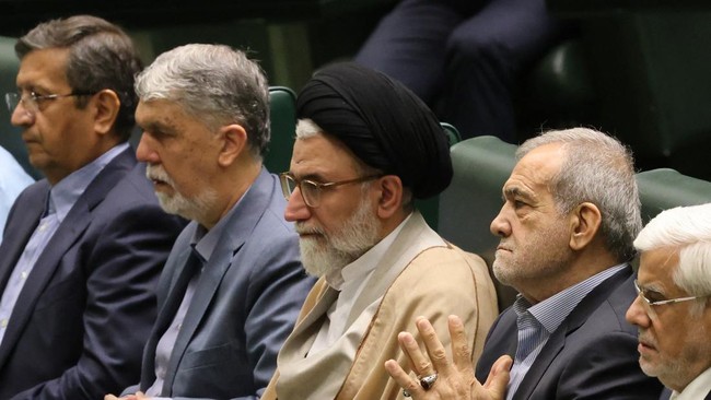 Iran konfirmasi bahwa Israel bunuh Menteri Intelijen Esmail Khatib dalam serangan udara pada Rabu (18/3).