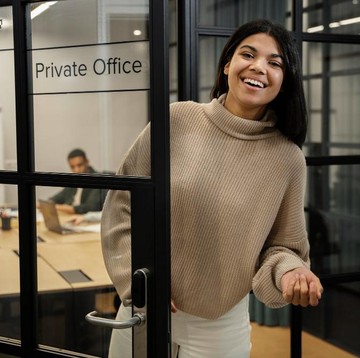 5 Ciri Kepribadian Orang yang Selalu Datang Lebih Awal ke Kantor