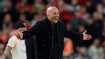 Sorotan Dunia Olahraga CNN Sport : Gerrard Bela Arne Slot, Sebut Masih Layak Diberi Kesempatan