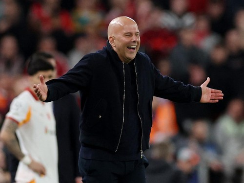 Gerrard Bela Arne Slot, Sebut Masih Layak Diberi Kesempatan