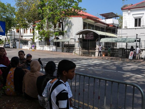 FOTO: Menghemat BBM, Sri Lanka Tetapkan Rabu Menjadi Hari Libur