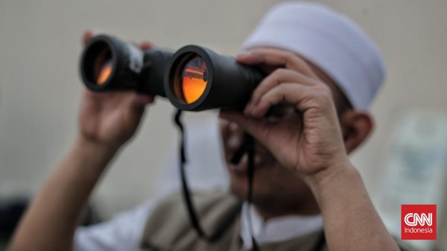 Hari Raya Idul Fitri 1 Syawal 1447 H diprediksi jatuh pada 21 Maret 2026. Kriteria hilal belum terpenuhi, menunggu hasil resmi sidang isbat pemerintah.