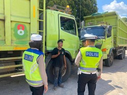 559 Truk ODOL dan Sumbu 3 ke Atas Ditertibkan Polda Sumsel Selama Arus Mudik