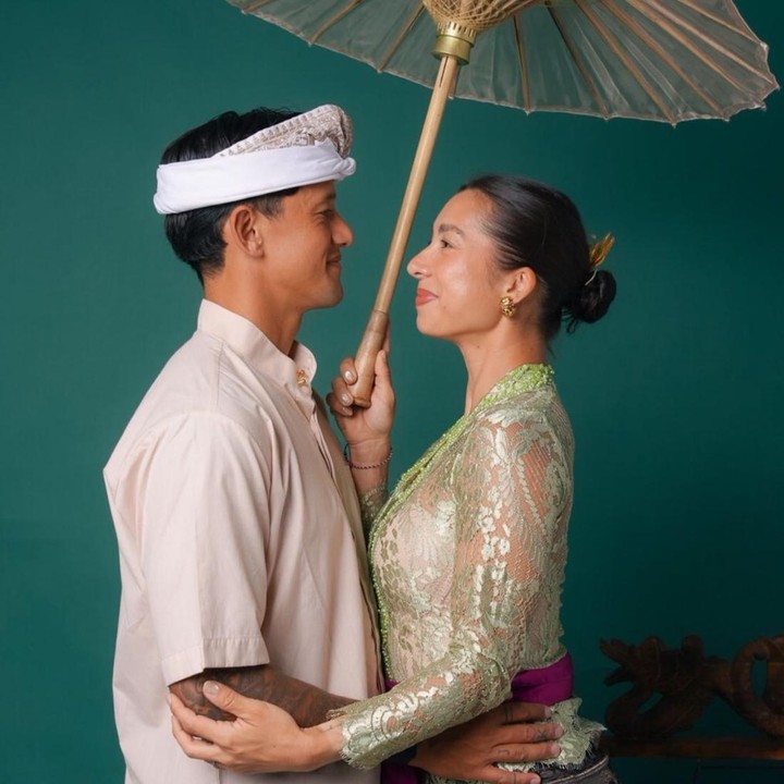 <p>Hari Raya Nyepi 2026 diperingati pada 19 Maret 2026. Hari suci agama Hindu ini selalu dirayakan setiap tahunnya, Bunda. Tidak hanya disemarakkan oleh masyarakat umum, beberapa artis pun turut merayakannya, salah satunya keluarga Jennifer Bachdim. (Foto: Instagram @jenniferbachdim / @ibachdim)</p>