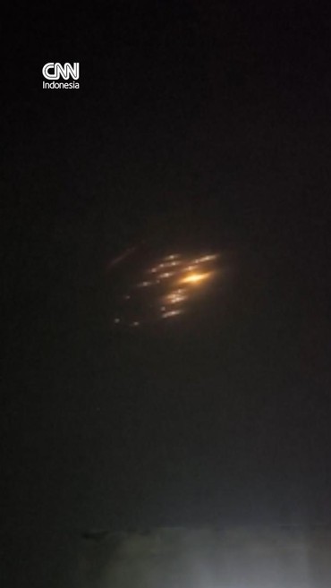 Iran Balas Kematian Larijani, Serangan Rudal Hujani Israel