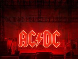 Gitaris AC/DC Stevie Young Dilarikan ke Rumah Sakit Jelang Konser di Argentina