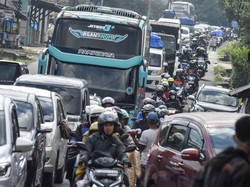 Tahun Ini Ada 10 Juta Pemudik Naik Angkutan Umum