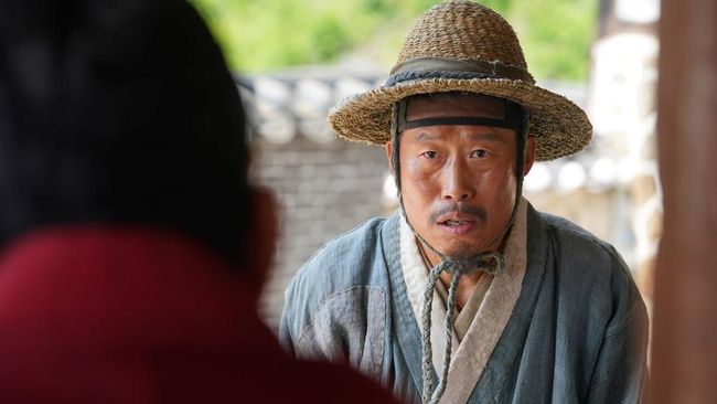 Berikut 5 rekomendasi dan sinopsis film-film Yoo Hae-jin yang berhasil tembus lebih dari 10 juta penonton di box office Korea.