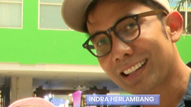 Video: Keluarga Indra Herlambang Wajib Pakai Seragam saat Lebaran
