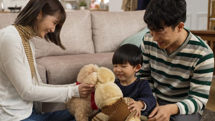 4 Ciri Kepribadian Orang Tua yang Menerapkan Gentle Parenting
