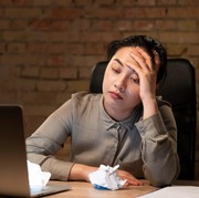 Hindari 6 Kebiasaan Pemicu Sulit Bahagia dan Gampang Stres