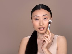 Cara Memakai Concealer untuk Pemula Agar Hasil Lebih Natural dan Mulus