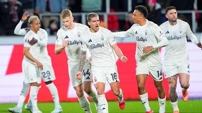 Nottingham Forest berhasil lolos ke perempat final Liga Europa usai menang dramatis lewat adu penalti melawan tuan rumah FC Midtjylland di MCH Arena.